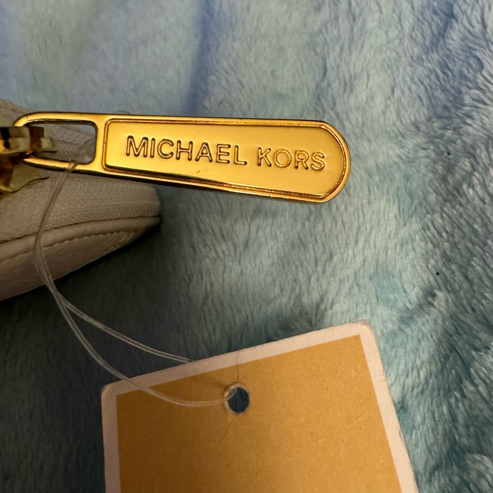 Michael Kors Continental Wallet Vanilla, new with tags - Picture 3 of 12